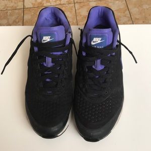 Nike unisex shoes size 7.5